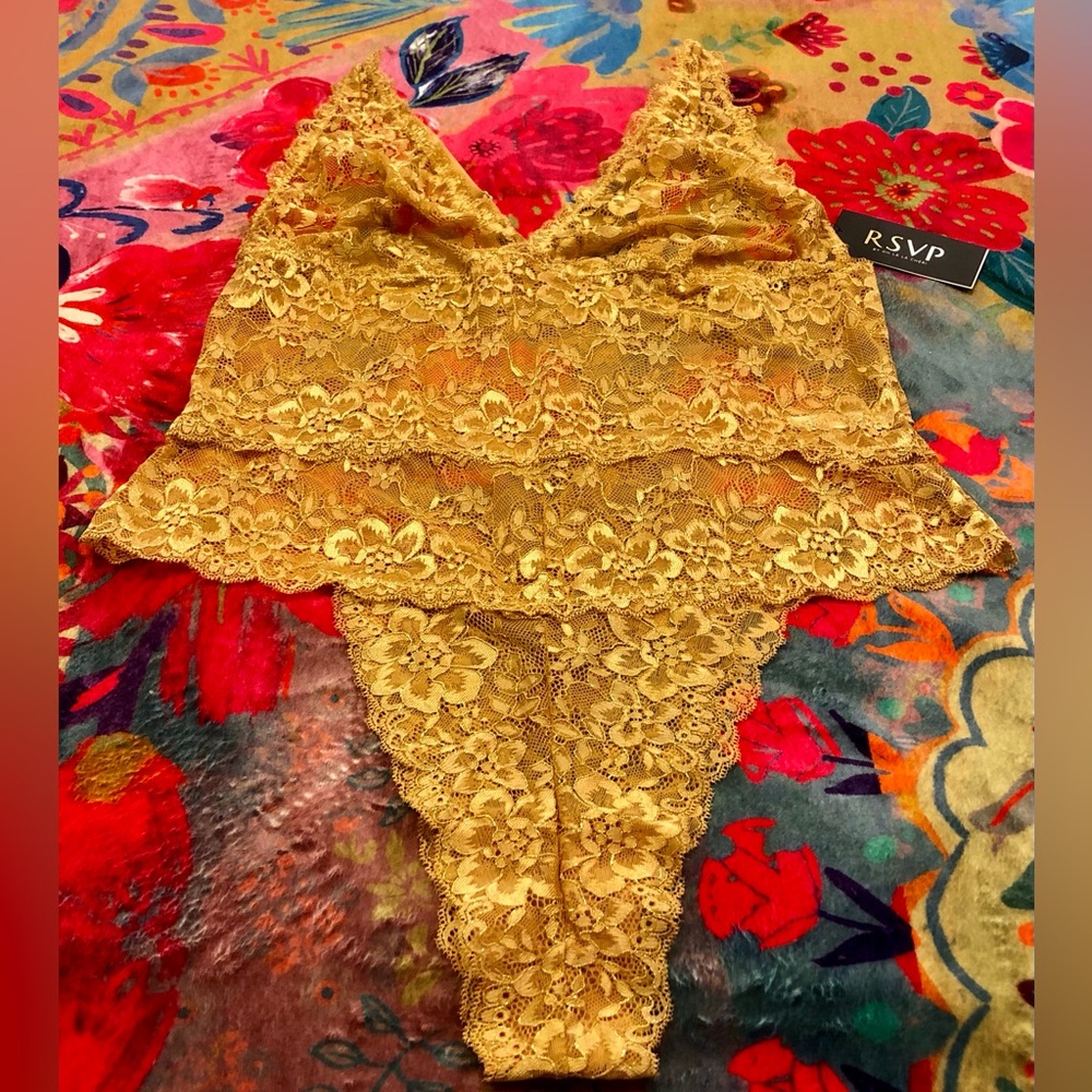 OH LA LA CHERI PARIS gold shimmery teddy. Beautiful. Size Queen. NWT